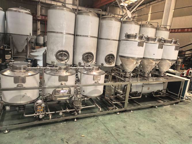 金台数控啤酒设备多少钱一套？新手开精酿酒吧能直接上手吗